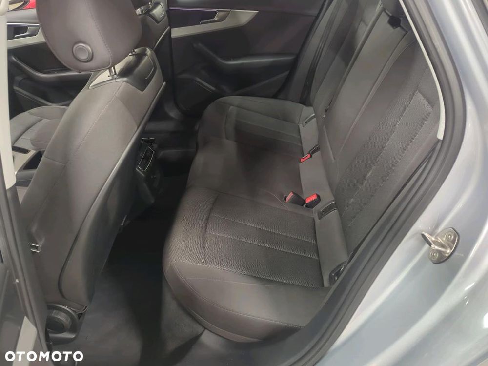 Audi A4 Limousine 35 TFSI mHEV Advanced S tronic - 9