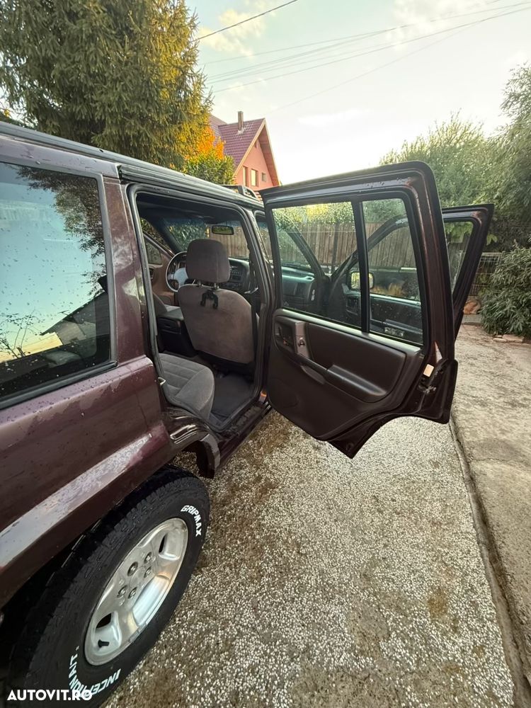 Jeep Grand Cherokee - 17