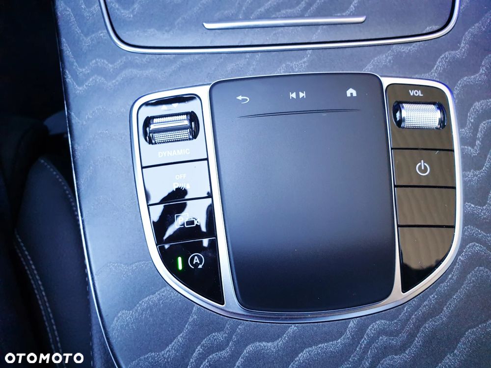 Mercedes-Benz Klasa E 300 d 4Matic 9G-TRONIC AMG Line - 28