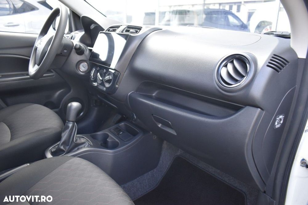 Mitsubishi Space Star - 32