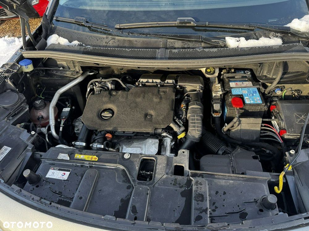 Peugeot 5008 1.5 BlueHDi Allure Pack S&S EAT8 - 36