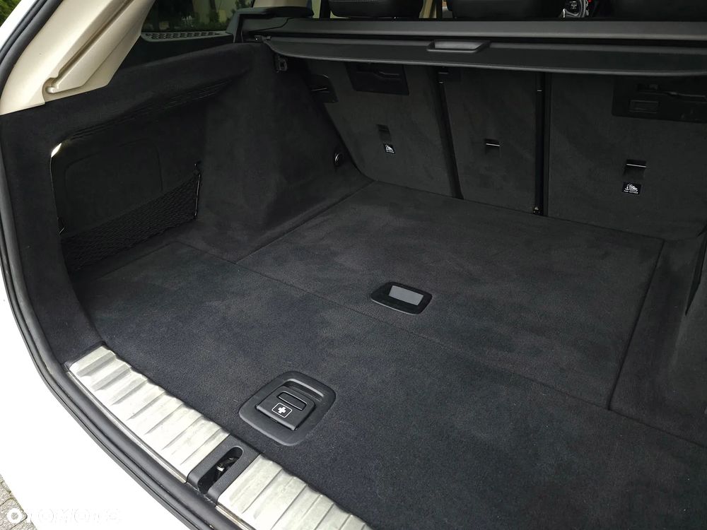 BMW Seria 3 320d xDrive Luxury Line sport - 32