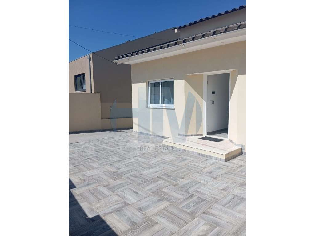 Moradia T3 em Lavra a 800m da praia - Grande imagem: 5/38