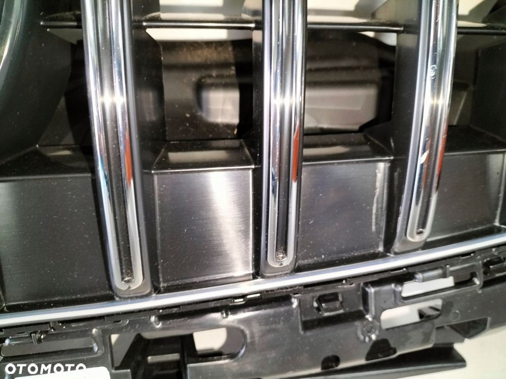 atrapa kratka mercedes e klasa w214 22- 63 amg - 7