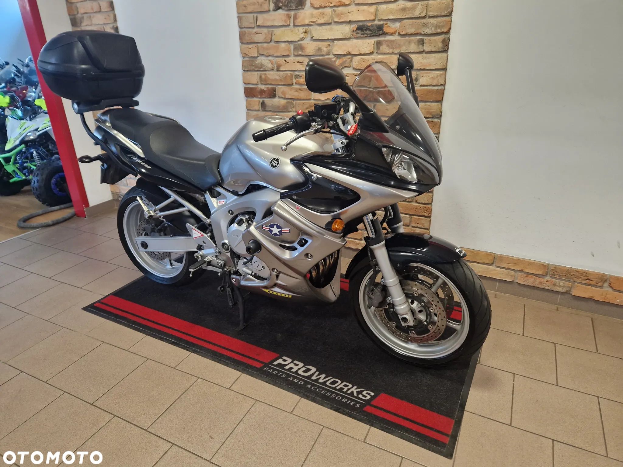 Yamaha FZ6 - 1