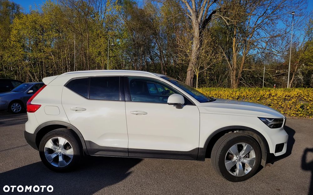 Volvo XC 40 T3 Momentum Pro - 3