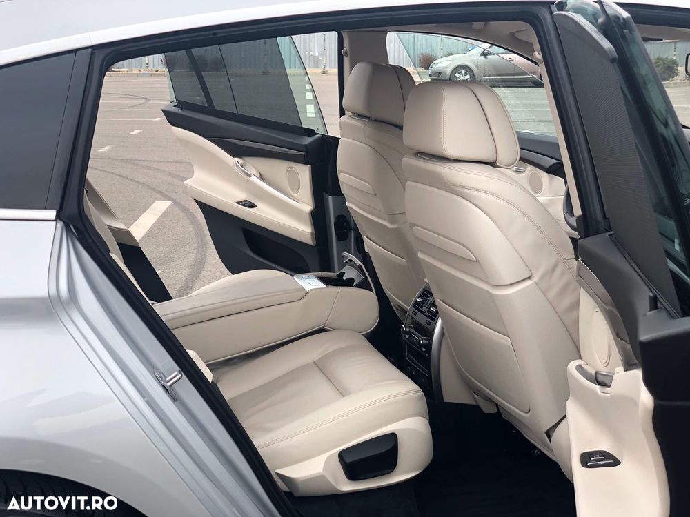 BMW Seria 5 530d xDrive - 10