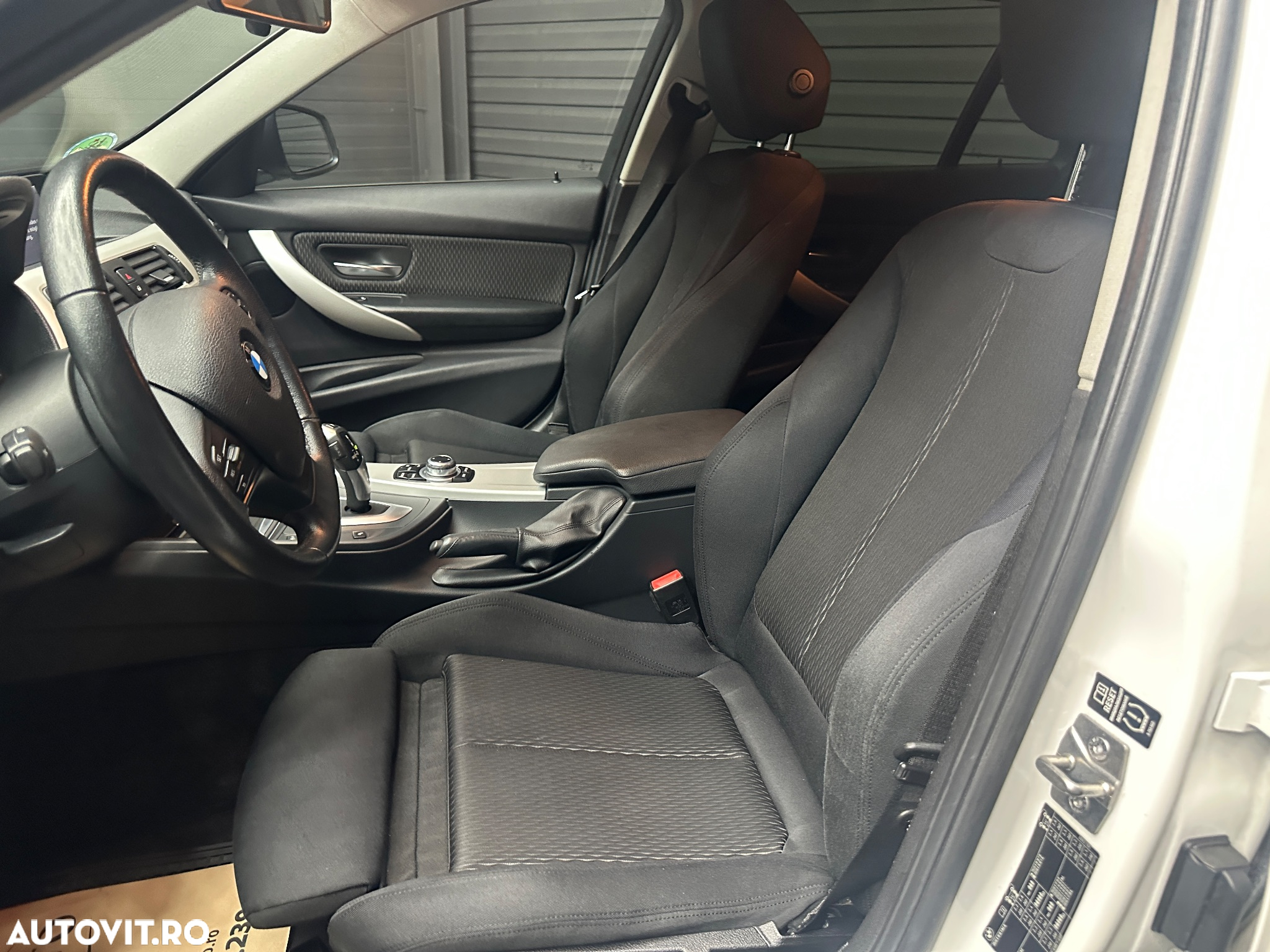 BMW Seria 3 320d Touring Aut. Sport Line - 26