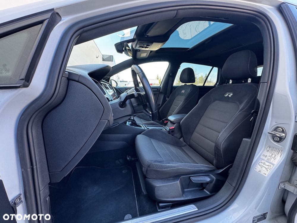 Volkswagen Golf - 24