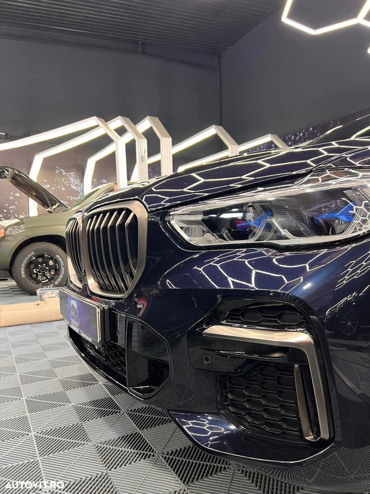 BMW X5 M M50i - 8