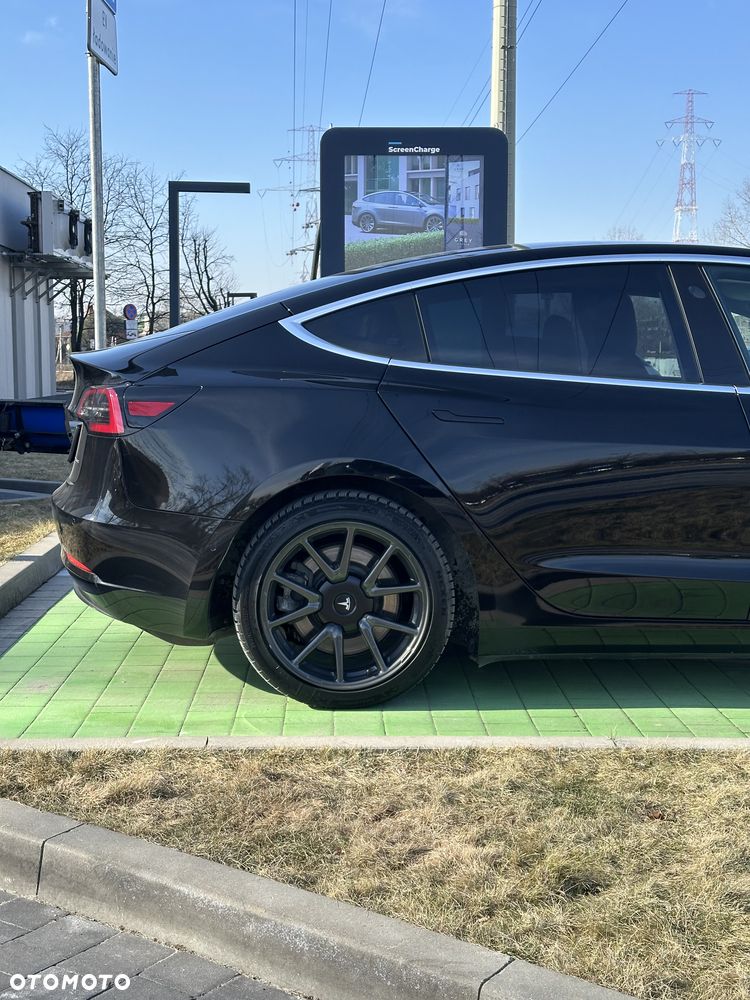Tesla Model 3 - 6