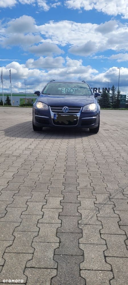 Volkswagen Golf - 8
