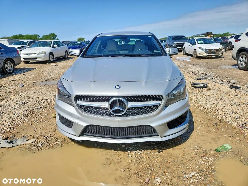 Mercedes-Benz CLA 250 4Matic 7G-DCT - 5