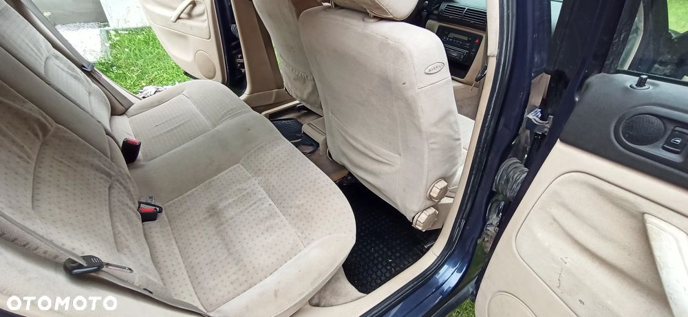 Volkswagen Passat - 14