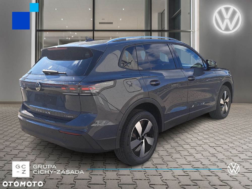 Volkswagen Tiguan - 5