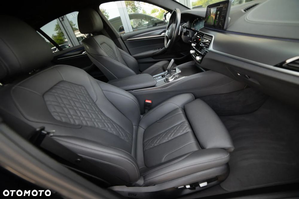 BMW Seria 5 520d M Sport sport - 35