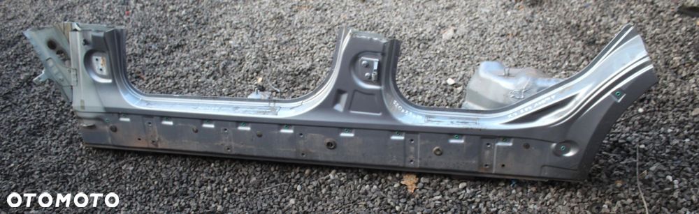 PRÓG CIĘTY LEWY BMW X3 E83 A08 SILBERGRAU