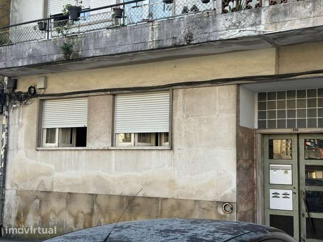 T2 + 1 Rua da Restauração - Braga. Propriedade de Raiz com Usufruto. - Grande imagem: 4/30