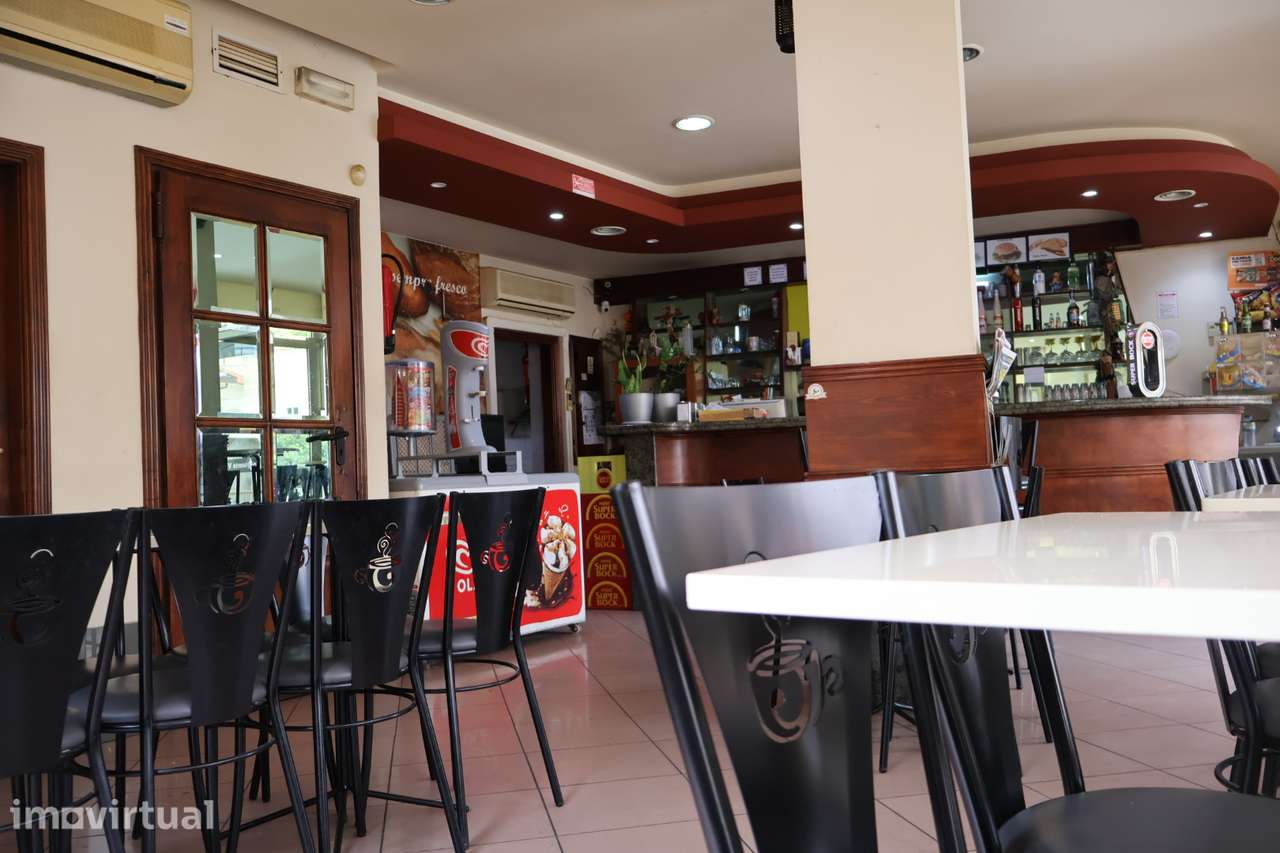 Trespasse de estabelecimento de Café e Pão Quente totalmente equipado - Grande imagem: 2/9