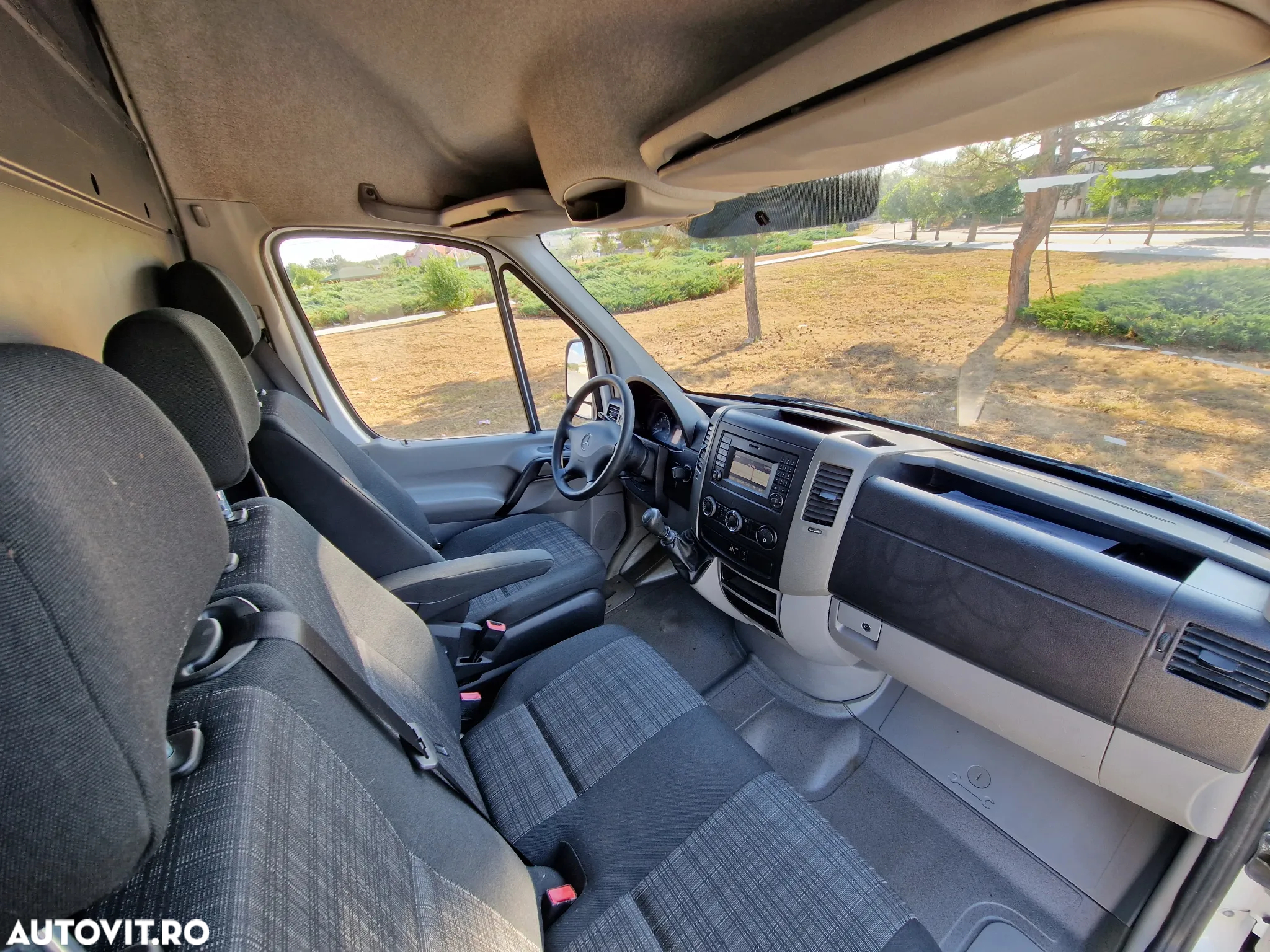 Mercedes-Benz Sprinter - 11