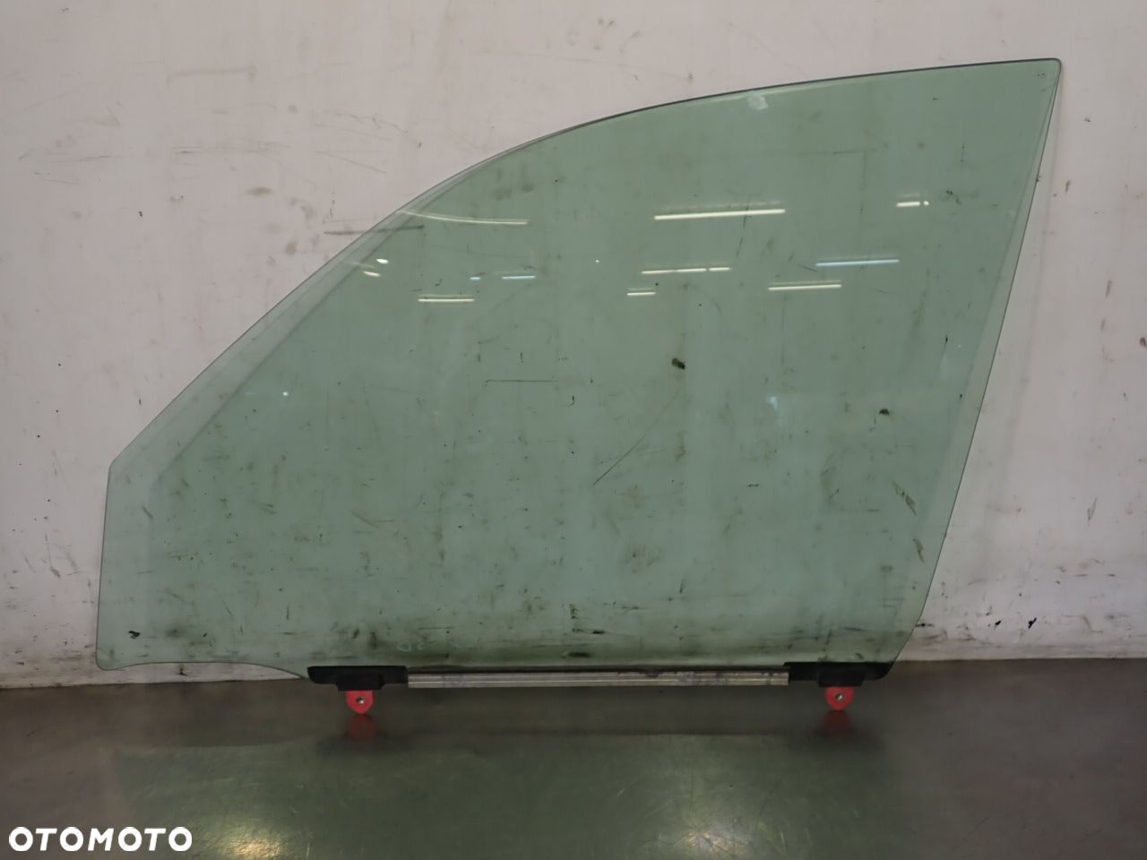 SZYBA BOCZNA LEWA PRZEDNIA DRZWI TOYOTA RAV4 II LIFT - 1