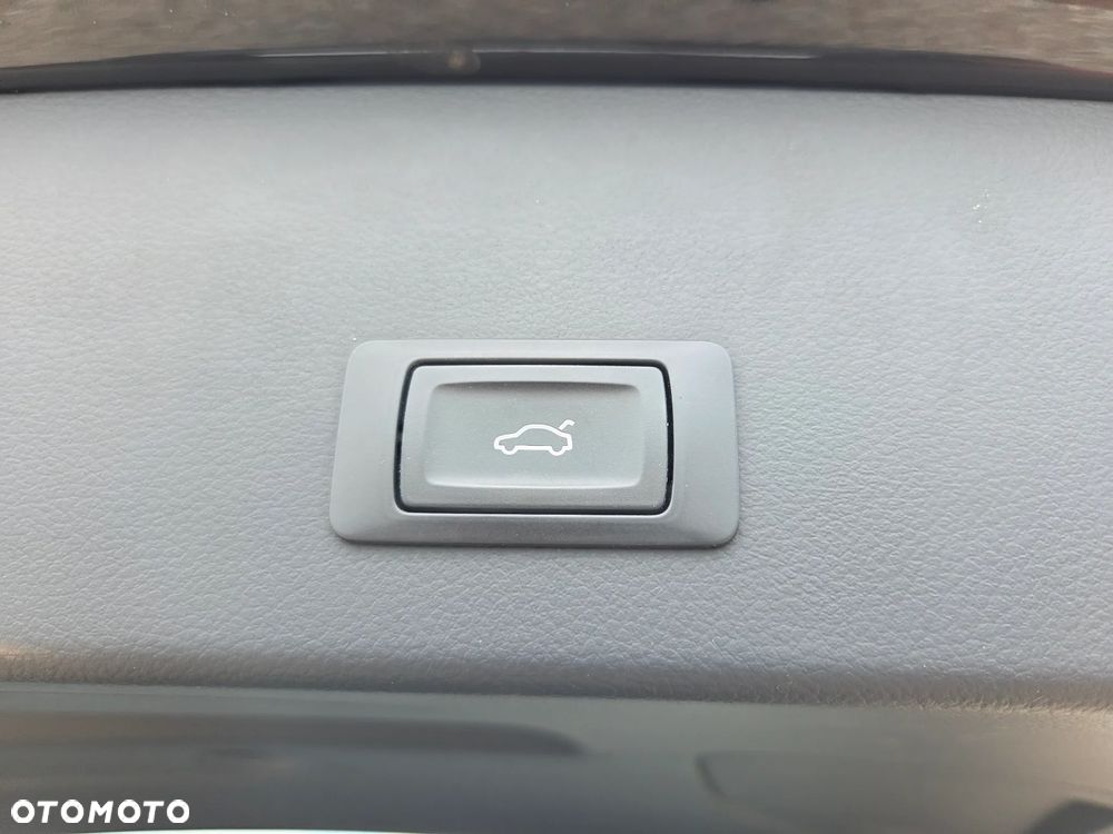 Audi A6 Avant 2.0 TDI Ultra S tronic - 30