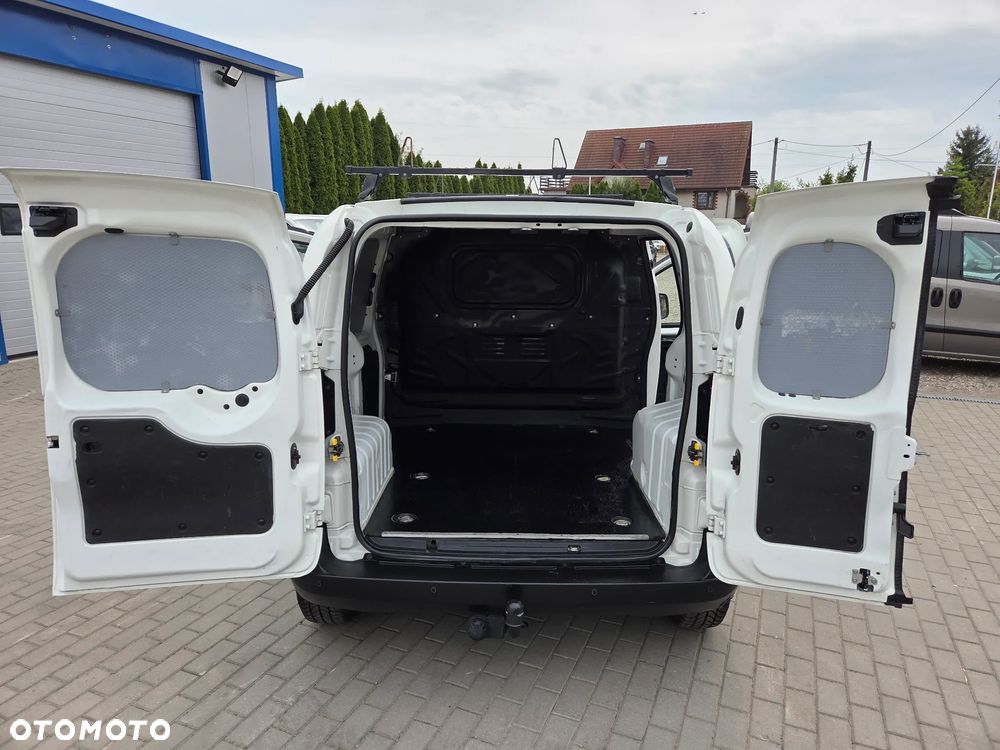 Fiat Fiorino 1.4 Easy - 17