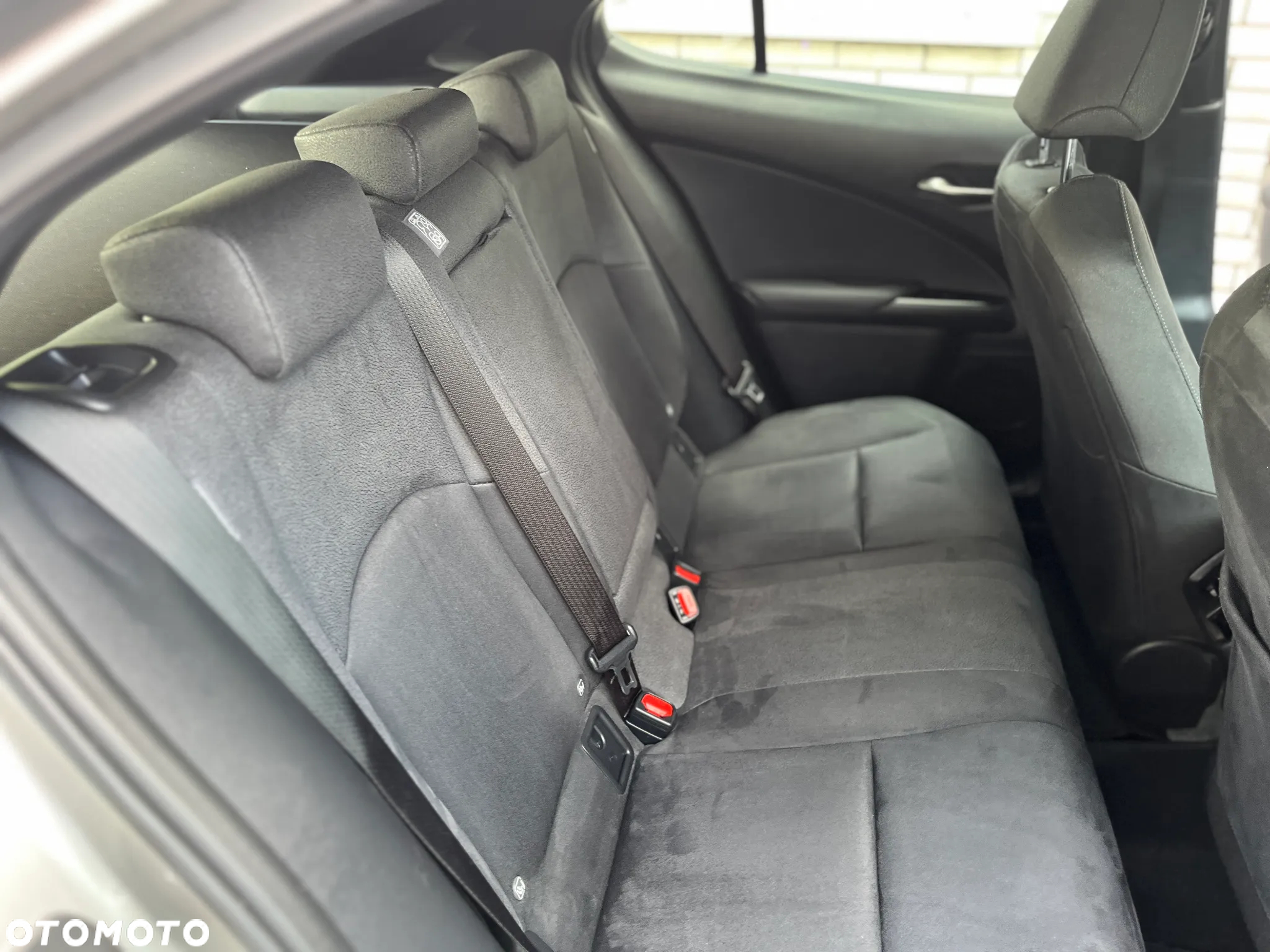 Lexus UX 250h GPF Business 2WD - 18