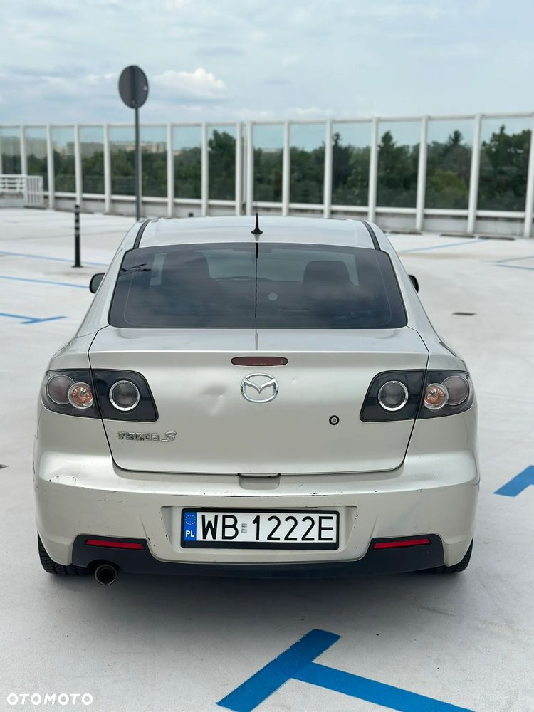 Mazda 3 2.0 Exclusive + - 8