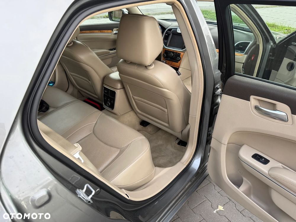 Lancia Thema 3.0CRD Executive - 11