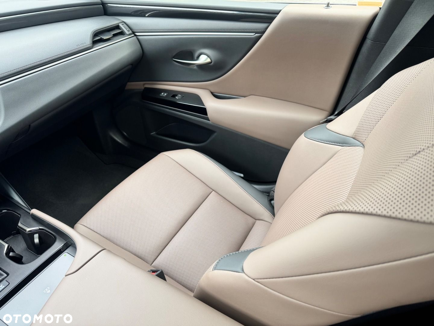 Lexus ES - 19
