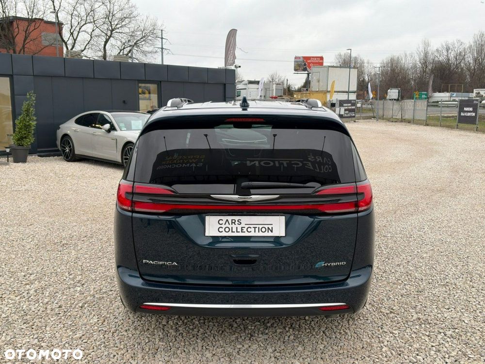 Chrysler Pacifica - 5