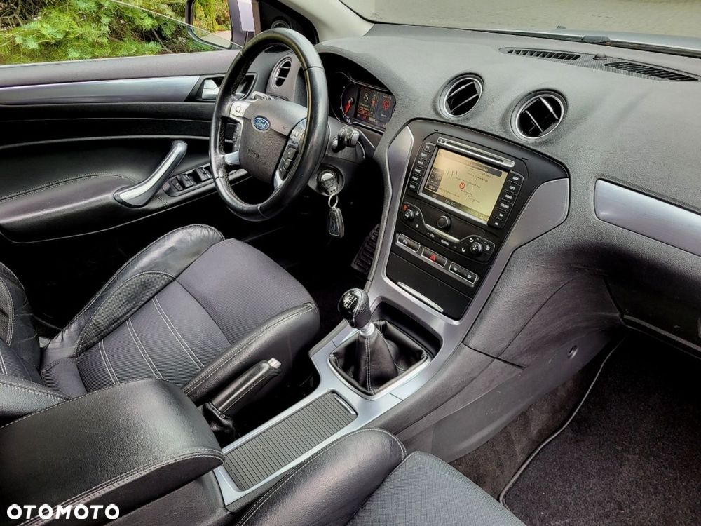 Ford Mondeo - 23