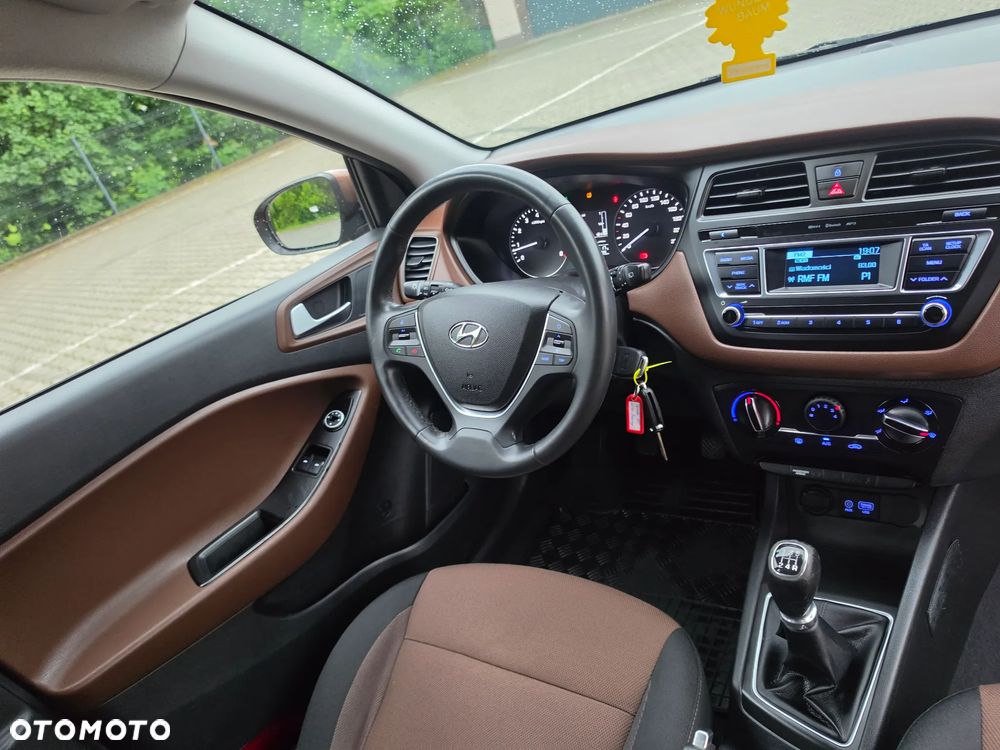 Hyundai i20 1.2 Fifa World Cup Edition - 9