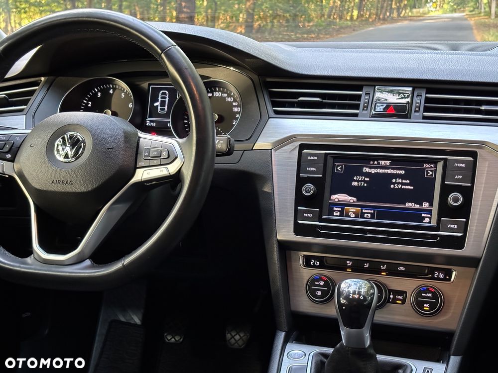 Volkswagen Passat 1.5 TSI EVO Elegance - 23