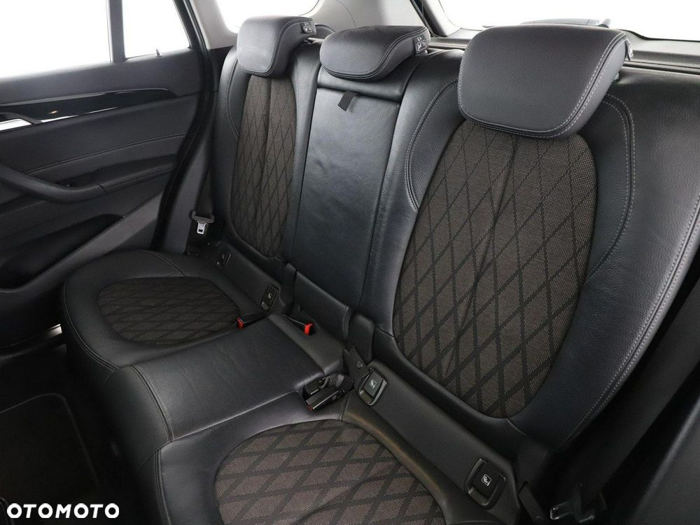 BMW X1 sDrive18d xLine - 18