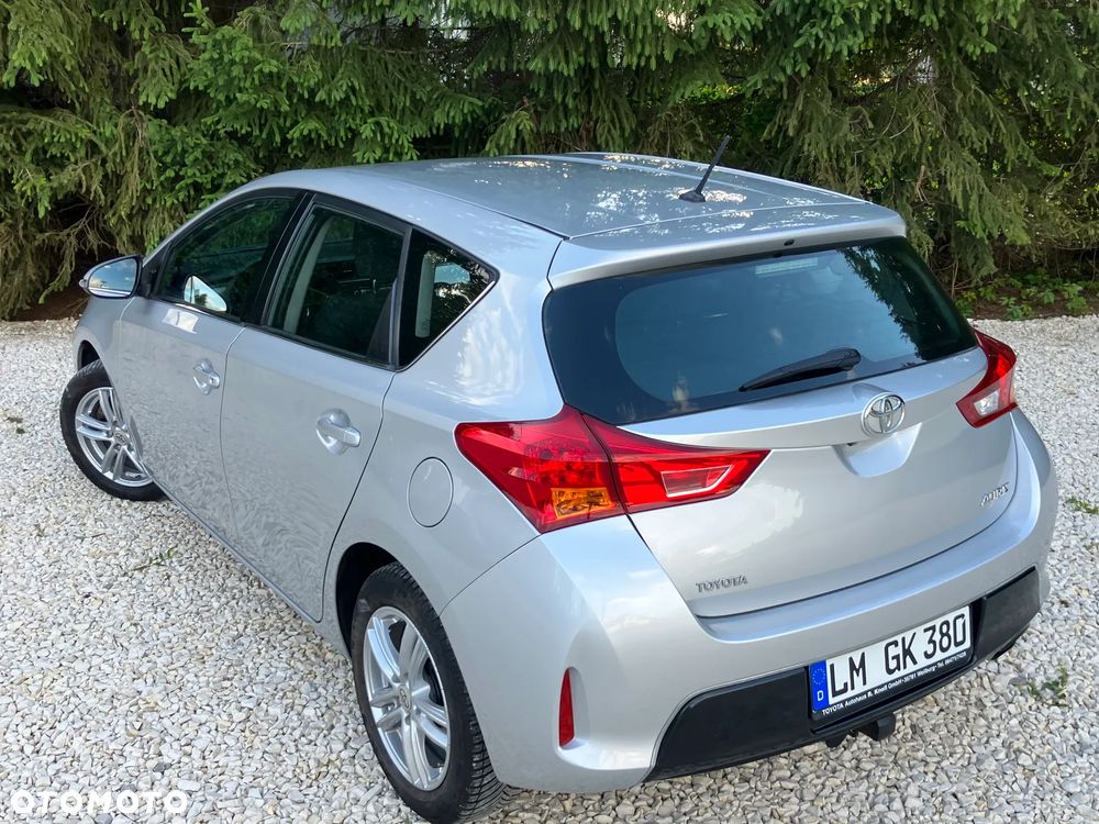 Toyota Auris 1.6 Prestige - 8