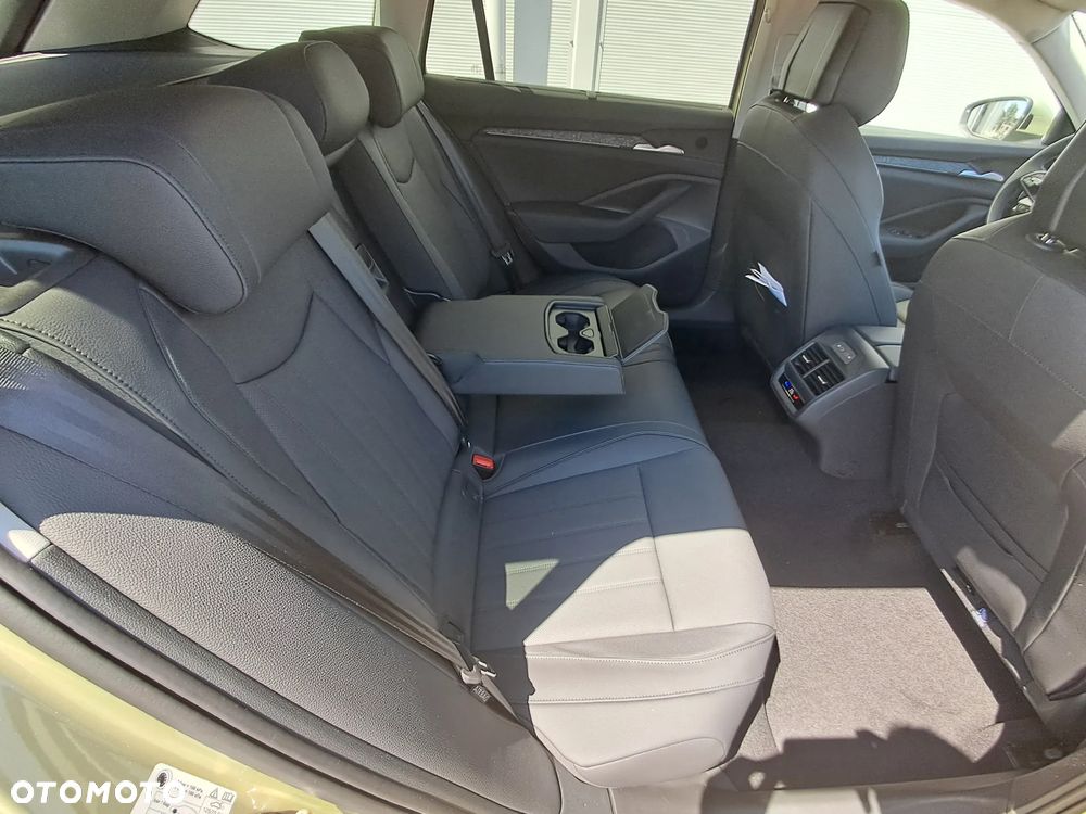 Skoda Superb 2.0 TDI SCR Selection DSG - 13