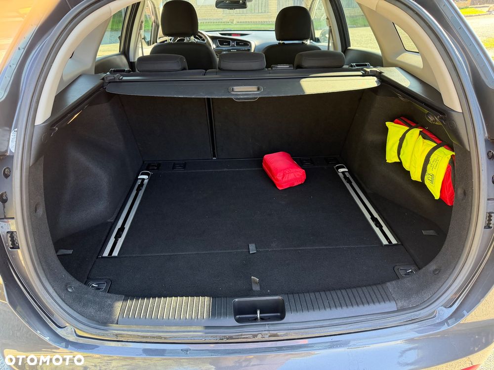 Kia Ceed 1.6 GDI DCT Spirit - 12