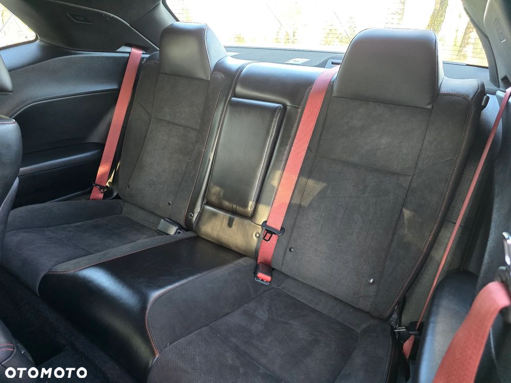 Dodge Challenger ver-6-4-scat-pack-widebody - 13