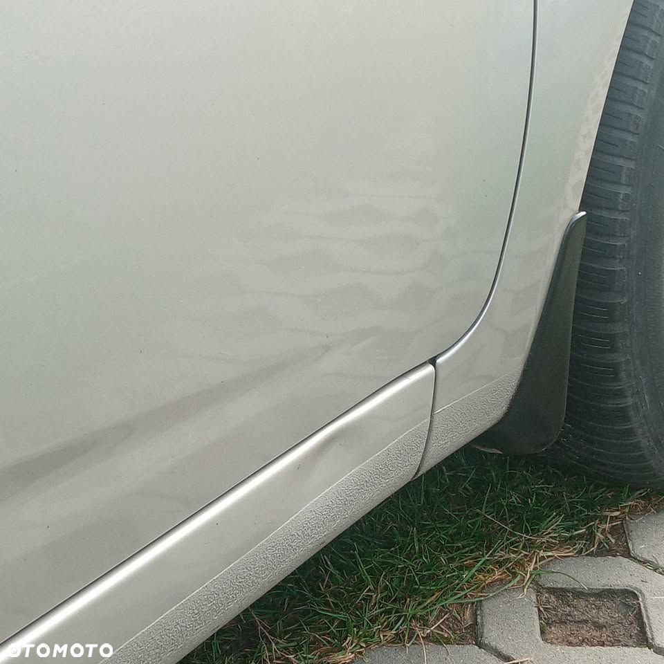 Kia Venga - 4