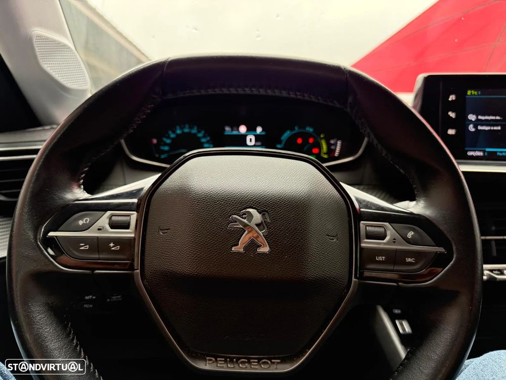 Peugeot 208 - 16