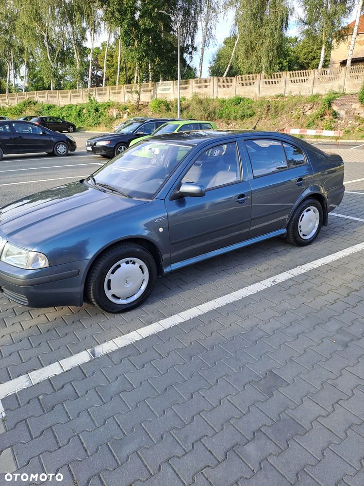 Skoda Octavia 2.0 Ambiente - 2