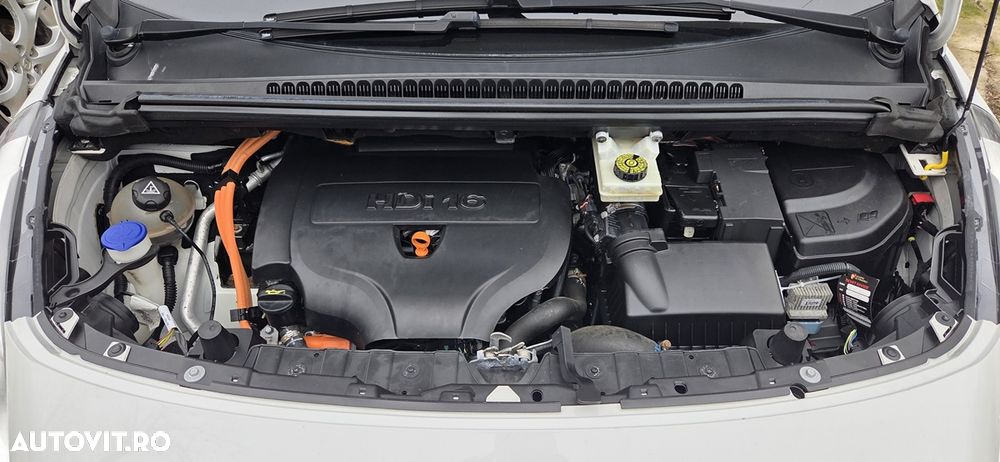 Peugeot 3008 Hybrid4 - 33