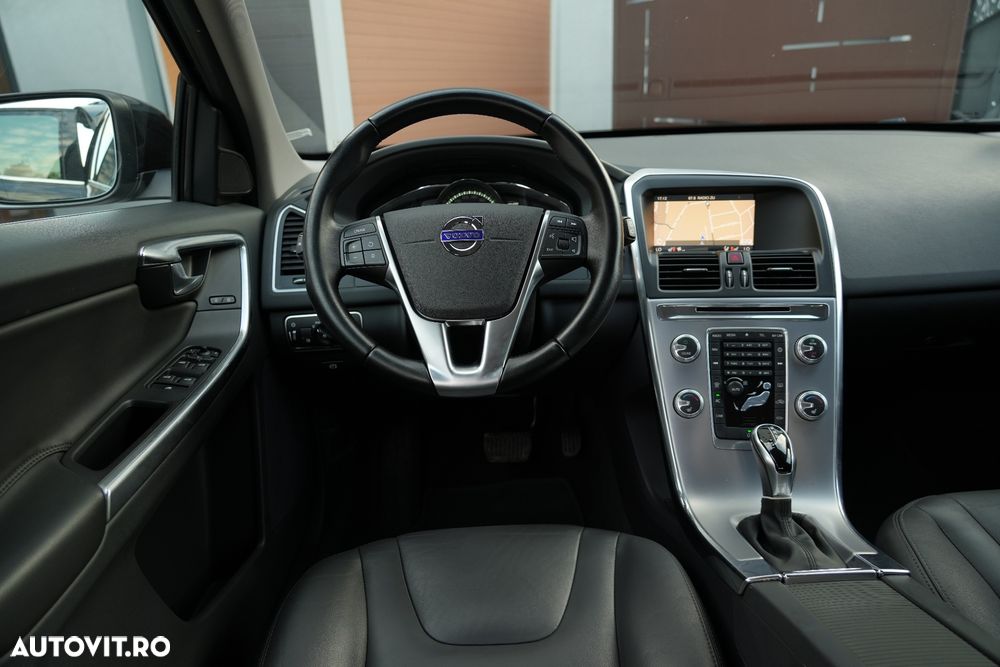 Volvo XC 60 D4 Geartronic Summum - 17