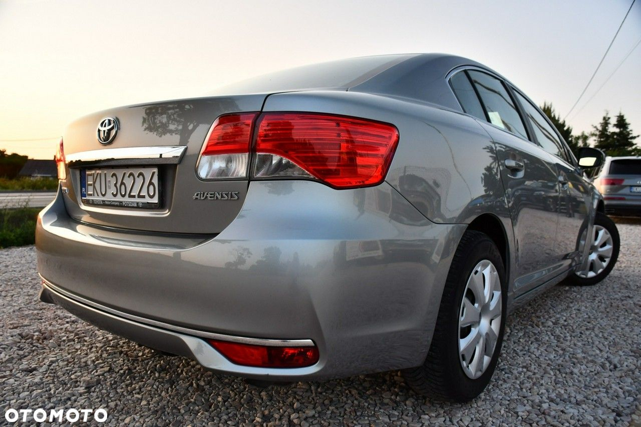 Toyota Avensis - 28