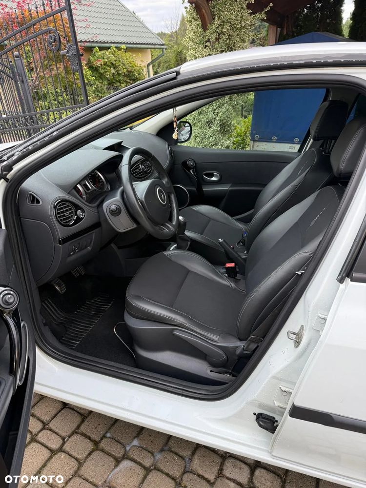 Renault Clio - 14