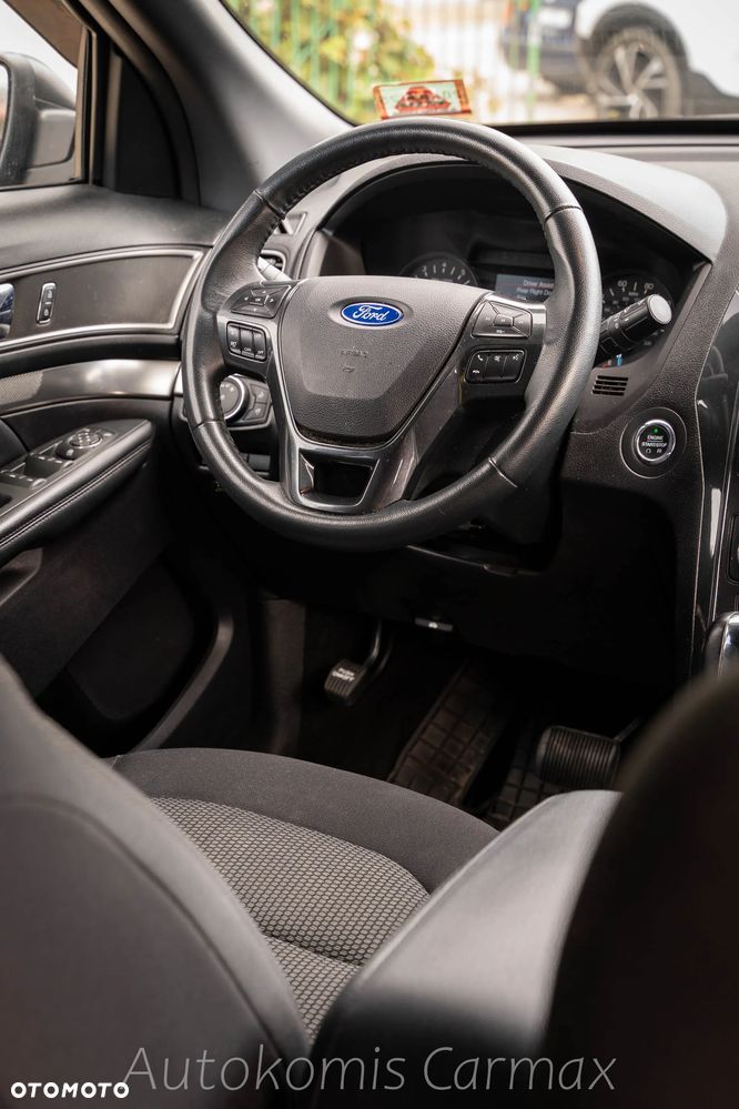 Ford Explorer - 17
