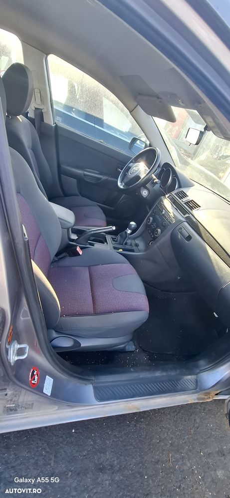 Dezmembrez Mazda 3 BK sedan limuzina - 2