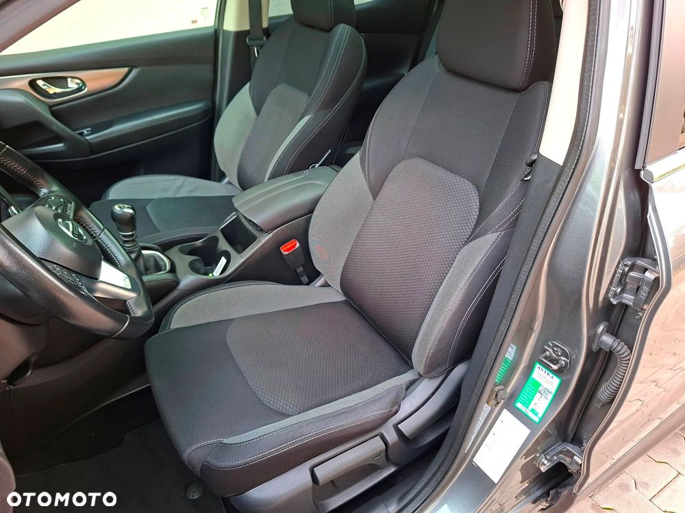 Nissan Qashqai 1.3 DIG-T N-Connecta - 24
